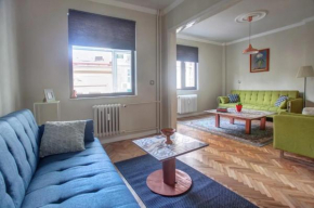 Throw your backpack and explore Sofia on foot